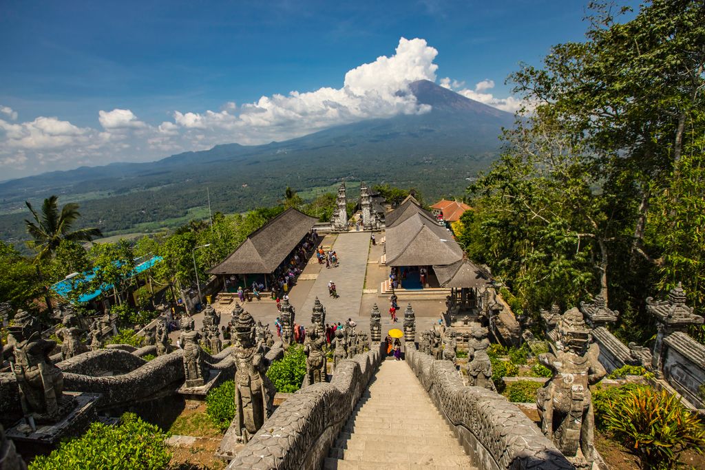 A Guide To Visiting The Bali "Gates Of Heaven" (Pura Luhur Lempuyang)
